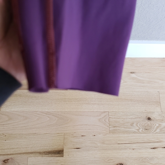 Lululemon raw hem size 8 - Picture 4 of 7